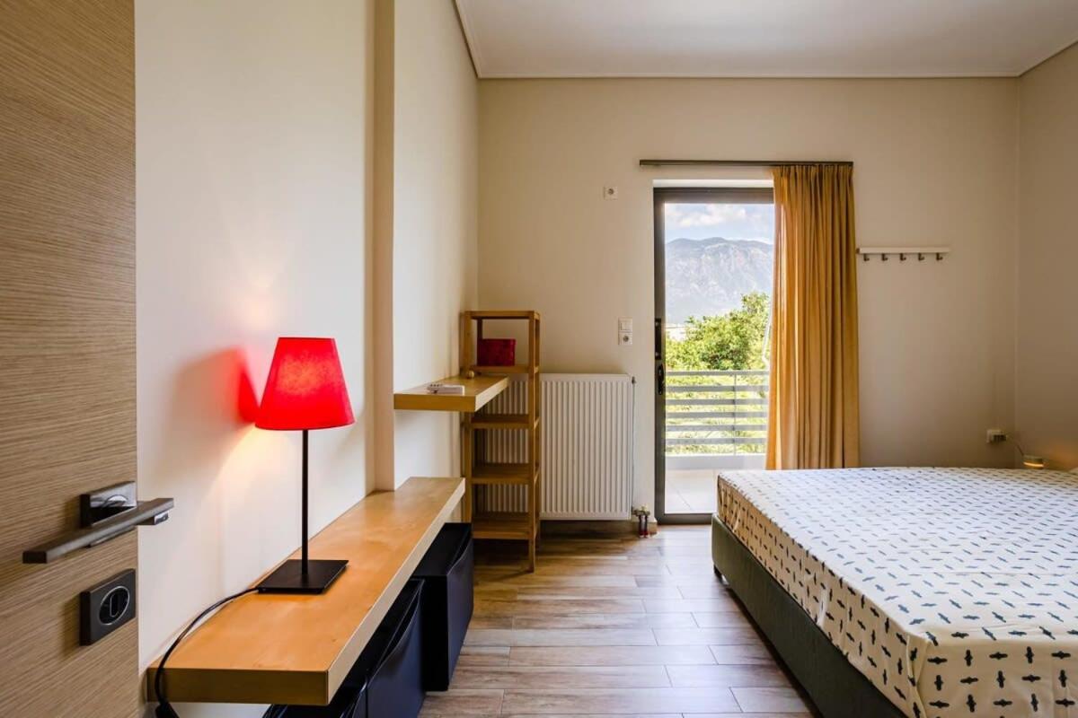 Kalamata'S Spacious Getaway-Taygetos Amazing View Екстер'єр фото